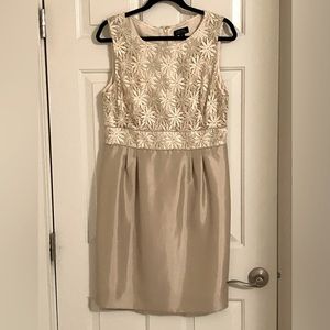 TAHARI - Elegant & Polished